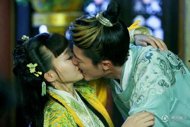 金玉良缘在线观看,穿越时空的浪漫传奇  第2张